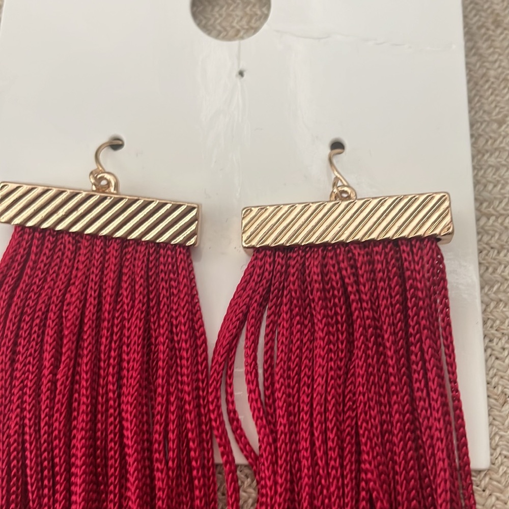 Red earrings - Picture 4 of 5